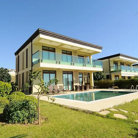 Gold City Premium Private Pool Villa With Free Aqua Park